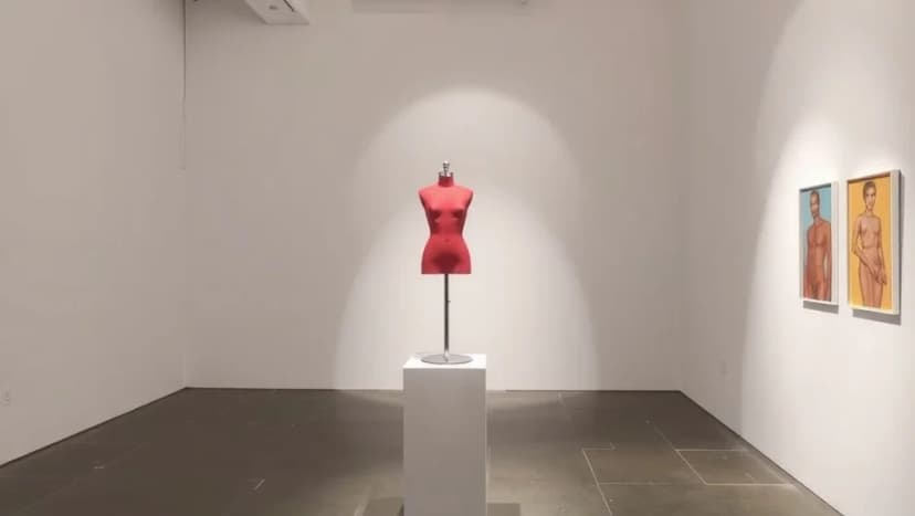 Rollistan i mannekäng i rött